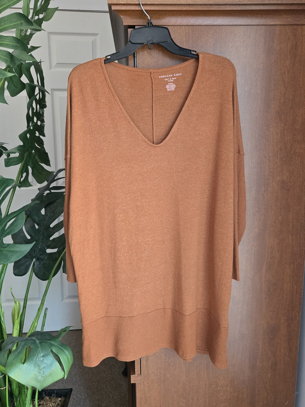 American Eagle Outfitters Women's V-Neck Tunic Sweater - Copper Rust